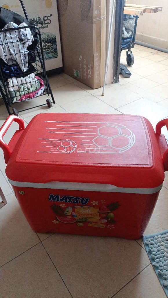 Thùng đá Matsu 35L Đỏ Mới 95%. Mua bán Dụng cụ nhà bếp tại Quận 4 Tp Hồ Chí Minh được đăng bởi Ray Fuku hình 1