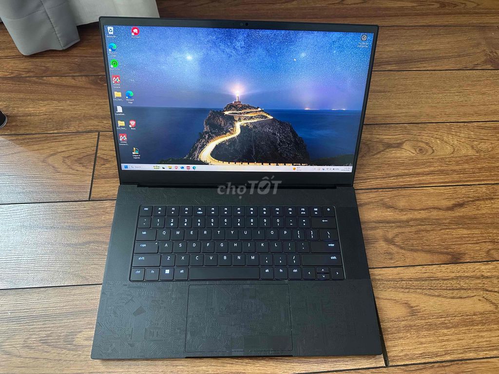 Razer Blade 15 15.6 inch 32GB/1TB/rtx 4070. Mua bán Laptop tại Quận Gò Vấp Tp Hồ Chí Minh được đăng bởi Phước Phạm hình 1