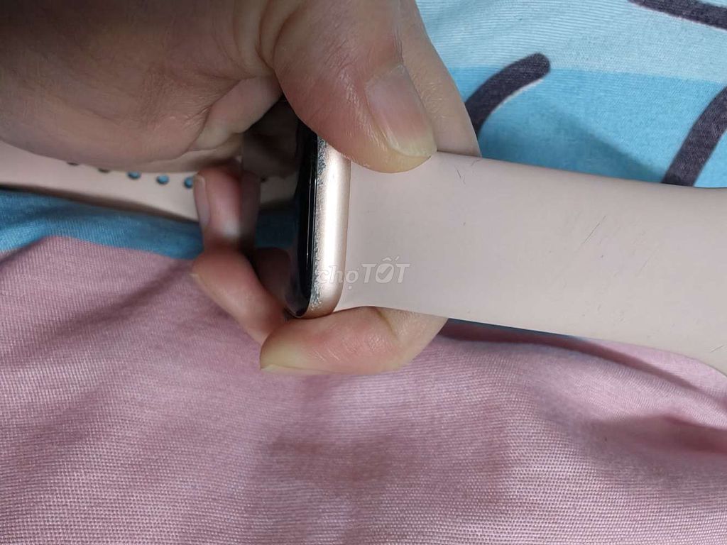 Đồng hồ thông minh Vàng hồng Silicone Unisex. Mua bán Thiết bị đeo thông minh tại Quận 3 Tp Hồ Chí Minh được đăng bởi Nguyễn Tuệ Lâm hình 1