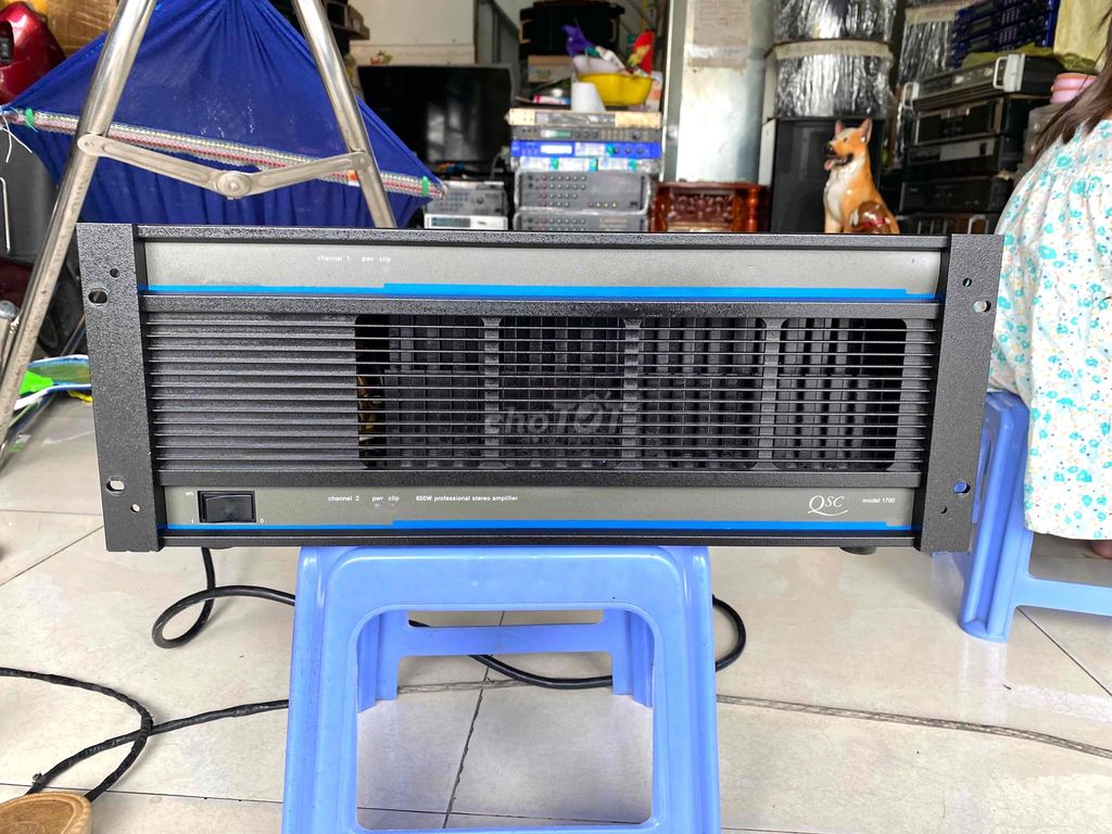 Cục đẩy QSC-1700, điện 100v, 1700W, made in USA.. Mua bán Tivi, Âm thanh tại Thành phố Thủ Đức Tp Hồ Chí Minh được đăng bởi CHE NGUYEN hình 1
