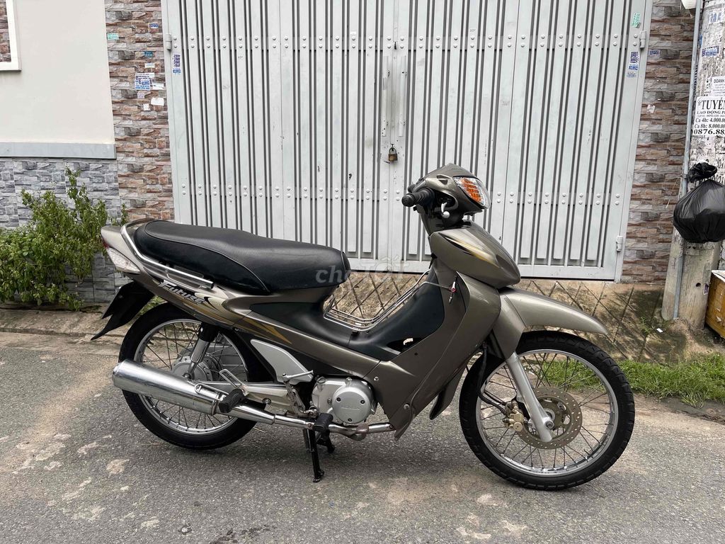 Honda Future 2002 bstp 9chủ xe đẹp máy ngon