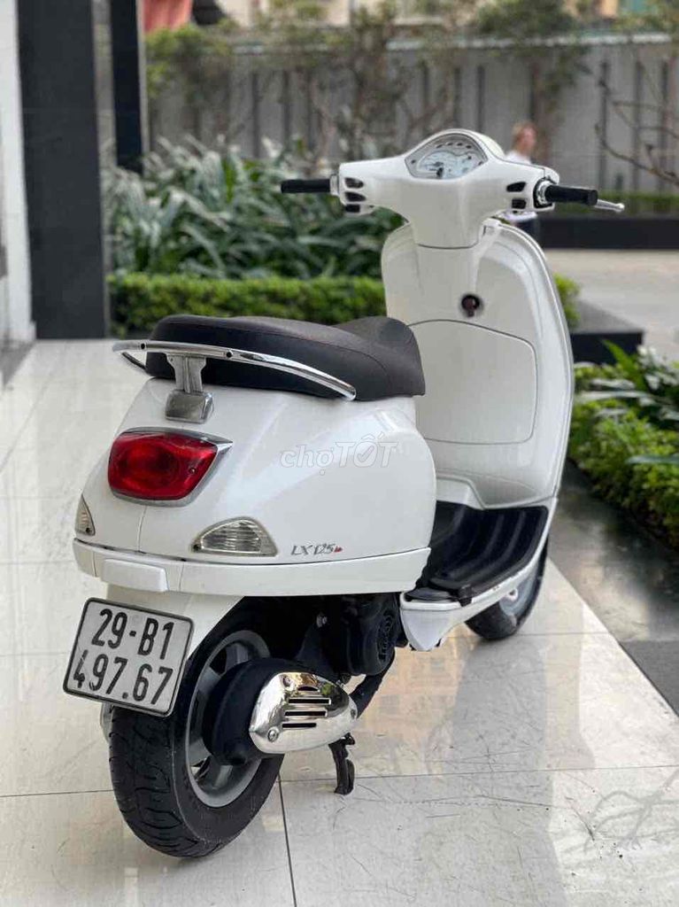 Vespa Lx 125 đăng ký 2011 màu trắng đẹp 6,5tr. Mua bán Xe máy tại Quận Cầu Giấy Hà Nội được đăng bởi Anh Khoa hình 1