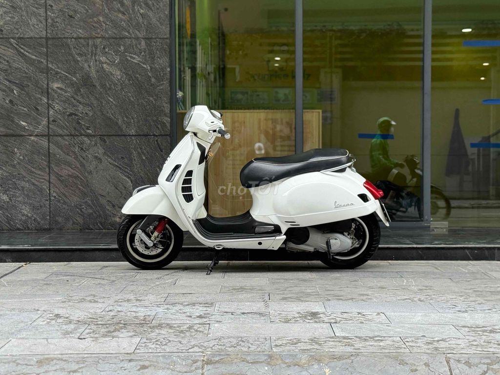 Piaggio Vespa GTS 125 3V i.e. 2016 Trắng. Mua bán Xe máy tại Quận Ba Đình Hà Nội được đăng bởi Xe Máy Nam Thi hình 9