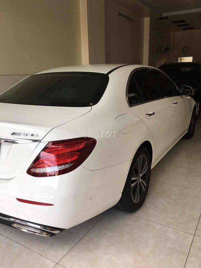 Mercedes Benz E Class 2020 E180 - 22000 km. Mua bán Ô tô tại Quận 12 Tp Hồ Chí Minh được đăng bởi ĐỖ CƯỜNG hình 3