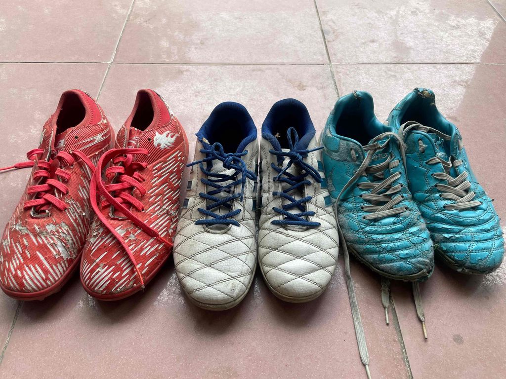 Giày đá bóng Toni Nam size 39 Trắng. Mua bán Đồ thể thao, Dã ngoại tại Huyện Củ Chi Tp Hồ Chí Minh được đăng bởi Nguyễn Chinh hình 1