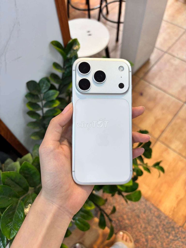 Apple iPhone 17 Pro 256GB Trắng Đã sử dụng. Mua bán Điện thoại tại Quận Đống Đa Hà Nội được đăng bởi Tung Lamm hình 1