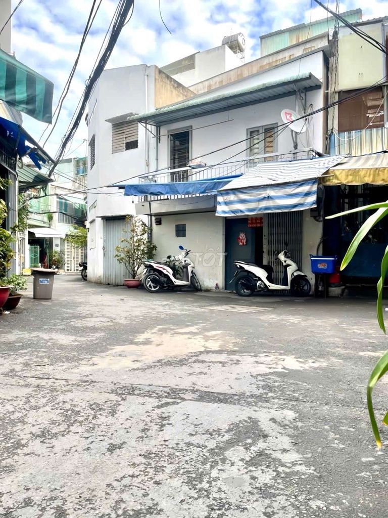 HẺM XE HƠI THÔNG THOÁNG - NHÀ MỚI - GẦN TRƯỜNG - GẦN CHỢ. Mua bán nhà ở tại Quận 6 Tp Hồ Chí Minh được đăng bởi Cúc Hùynh hình 5