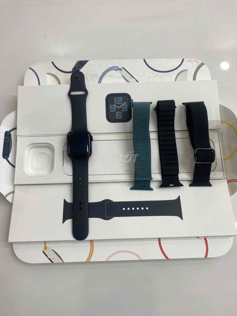Apple Watch SE Gen 2 40mm Đen fullbox zin. Mua bán Thiết bị đeo thông minh tại Quận Tân Bình Tp Hồ Chí Minh được đăng bởi Shop Trung Văn Apple Watch hình 1