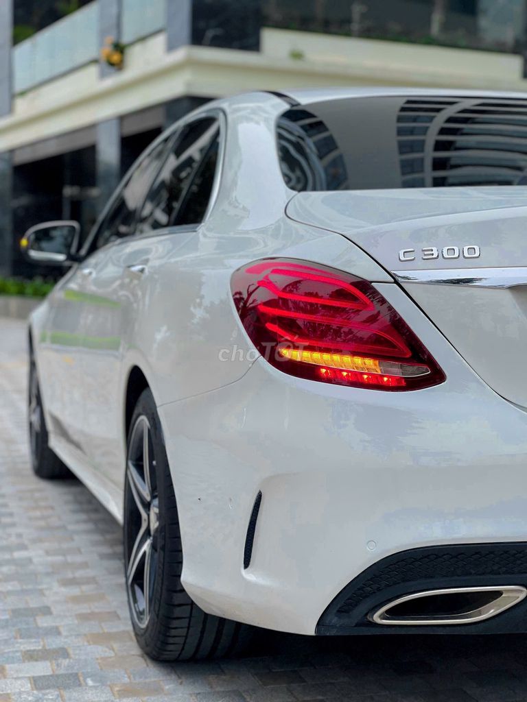 Mercedes Benz C300 AMG 2016, đầy đủ lịch sử hãng. Mua bán Ô tô tại Quận Long Biên Hà Nội được đăng bởi Long Biên Cars hình 6