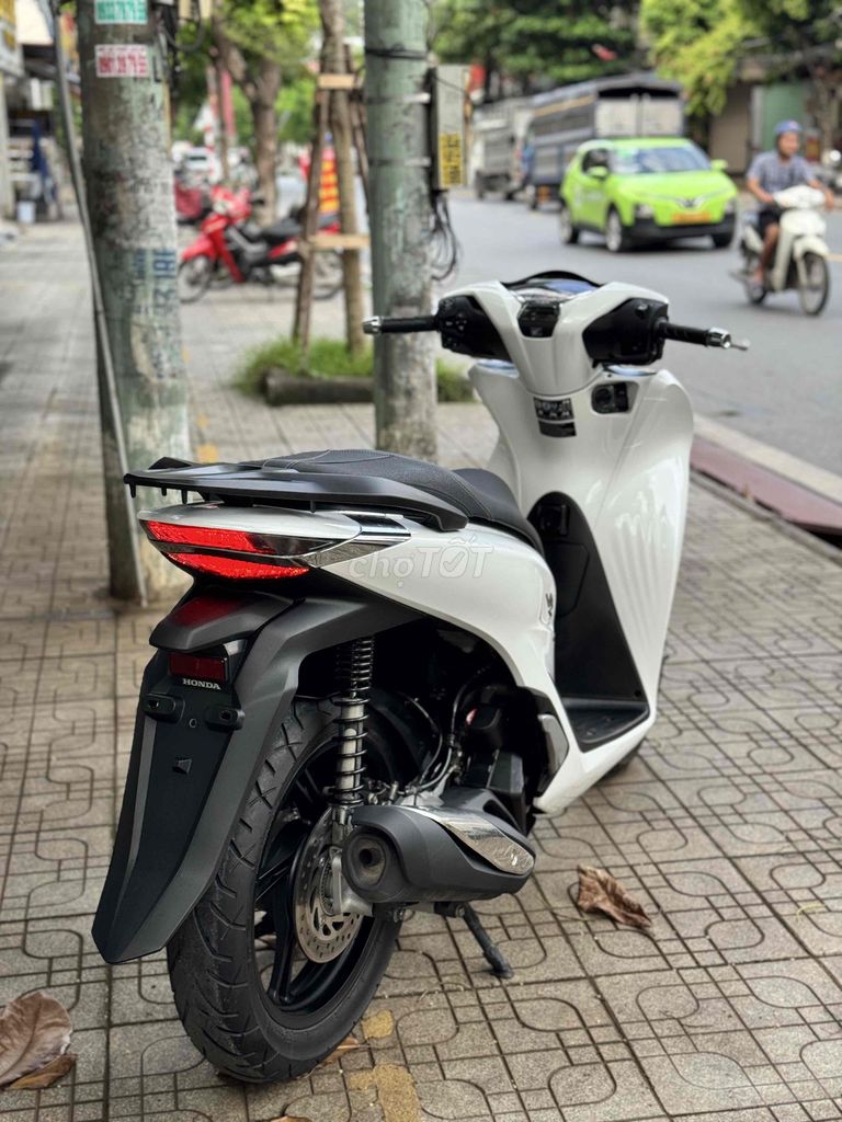 Хонда SH 150 АБС белая