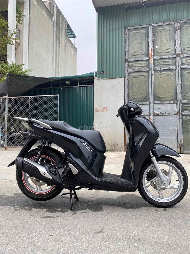 SH 150i CBS Nguyên Bản 2017 Chất _Bảo Hành 2 Năm✅✅. Mua bán Xe máy tại Huyện Gia Lâm Hà Nội được đăng bởi Xe Máy Phúc Hưng hình 3
