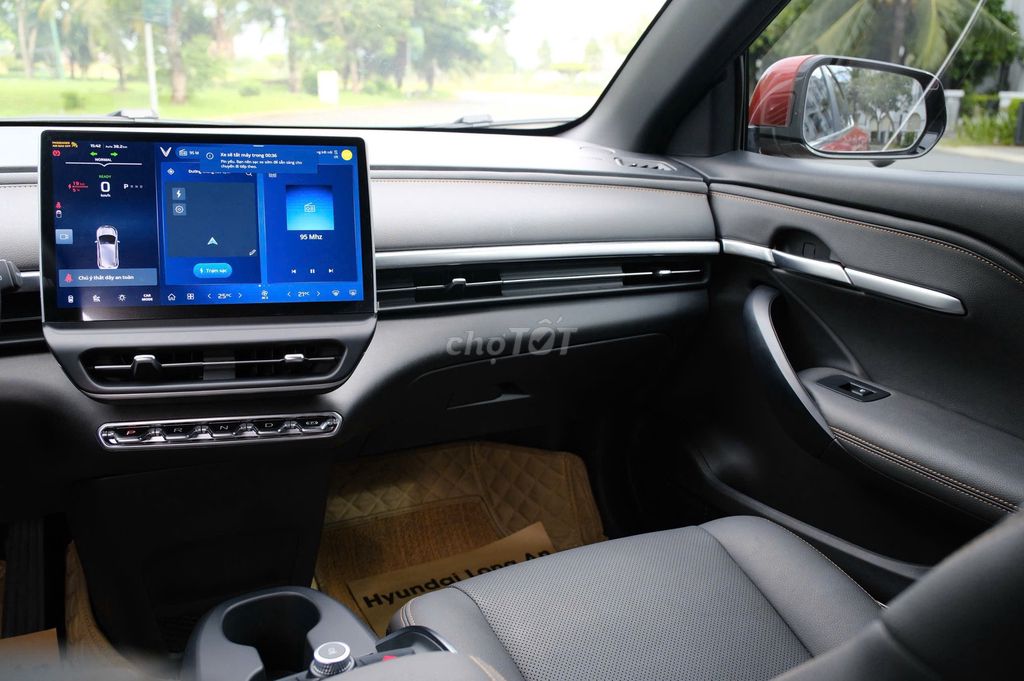 VinFast VF6 Plus 2025 - 11000 km. Mua bán Ô tô tại Quận 10 Tp Hồ Chí Minh được đăng bởi HYUNDAI MIỀN NAM hình 8