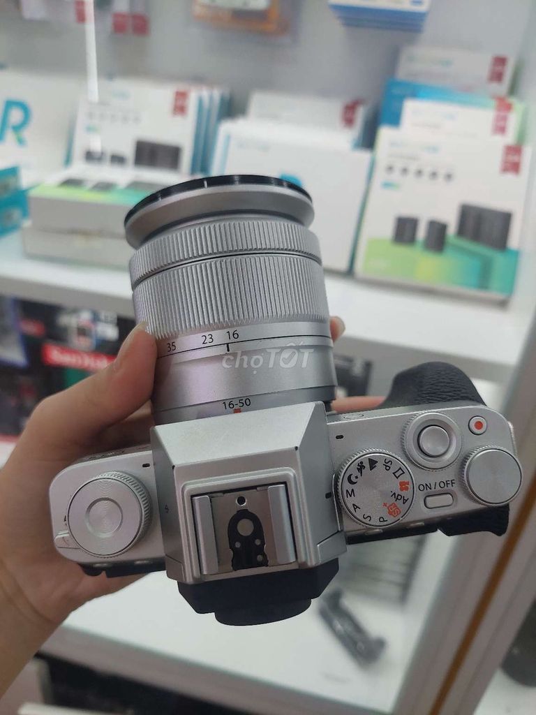 Fujifilm X-T200 kèm Lens XC 16-50 OIS II. Mua bán Máy ảnh, Máy quay tại Quận 1 Tp Hồ Chí Minh được đăng bởi Thanh Thanh hình 3