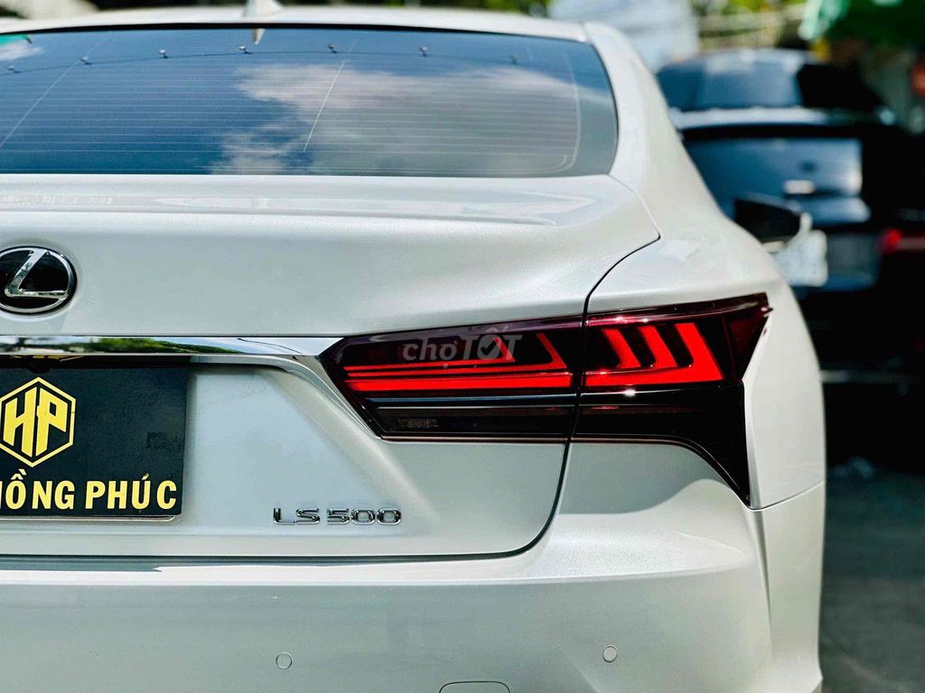Lexus LS 500 odo mới 17.000km model 2024. Mua bán Ô tô tại Quận 8 Tp Hồ Chí Minh được đăng bởi Hồng Phúc hình 12