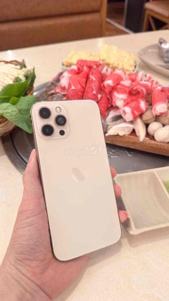 Apple iPhone 12 Pro Max 256GB Vàng Đồng Đã thay pi. Mua bán Điện thoại tại Thị xã Bến Cát Bình Dương được đăng bởi Phong Thuỷ hình 1