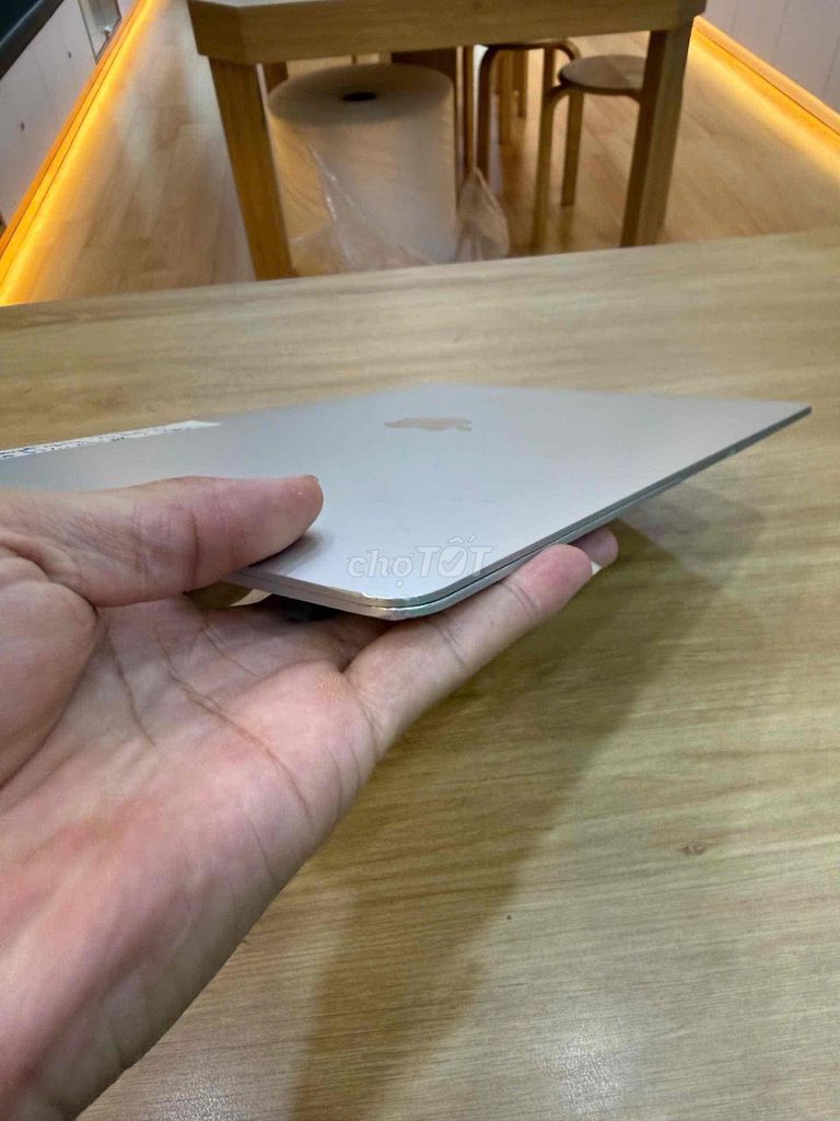 Apple MacBook Air M1 Retina Bạc. Mua bán Laptop tại Quận Bình Tân Tp Hồ Chí Minh được đăng bởi phong hình 1