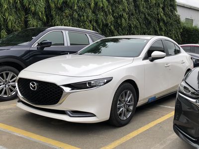 New Mazda 3 Luxury Trắng  🥰🥰🥰