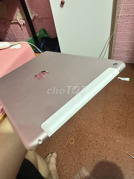 Apple iPad Gen 5 32GB 4G Xám. Mua bán Máy tính bảng tại Quận 1 Tp Hồ Chí Minh được đăng bởi Hội Đồ Điện Tử hình 1