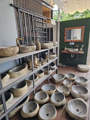 Chậu đá cuội, bồn rửa tay bằng đá cuội. Mua bán Thiết bị vệ sinh, nhà tắm tại Thành phố Thủ Đức Tp Hồ Chí Minh được đăng bởi Nội Thất Tân Cổ Điển