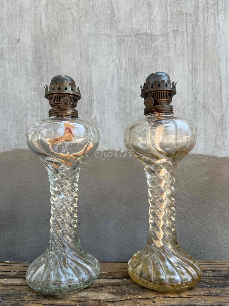 Đèn dầu Thủy tinh Sắt Chân xoắn ốc. Mua bán Đồ sưu tầm, đồ cổ tại Huyện Hàm Thuận Bắc Bình Thuận được đăng bởi Tôi Là Joy hình 1