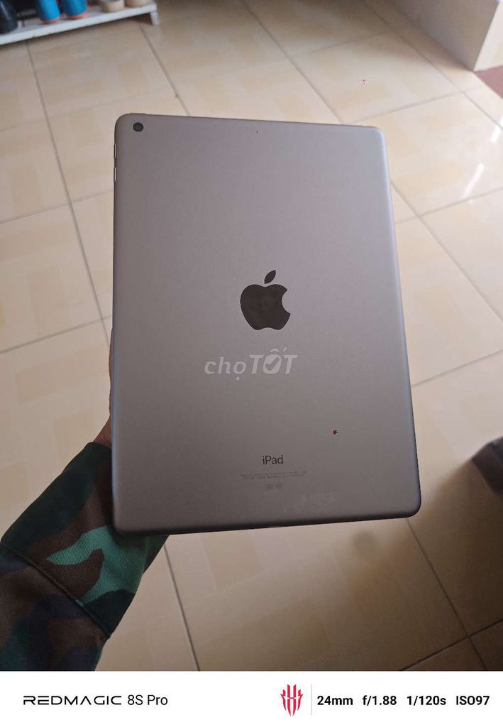 Apple iPad (thế hệ 6) 32GB Xám Retina. Mua bán Máy tính bảng tại Thành phố Long Xuyên An Giang được đăng bởi Thông mobile hình 1