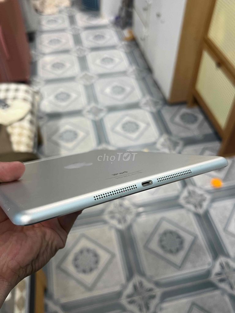 Apple iPad Air 32GB Bạc. Mua bán Máy tính bảng tại Quận Gò Vấp Tp Hồ Chí Minh được đăng bởi Đạt Anh hình 1