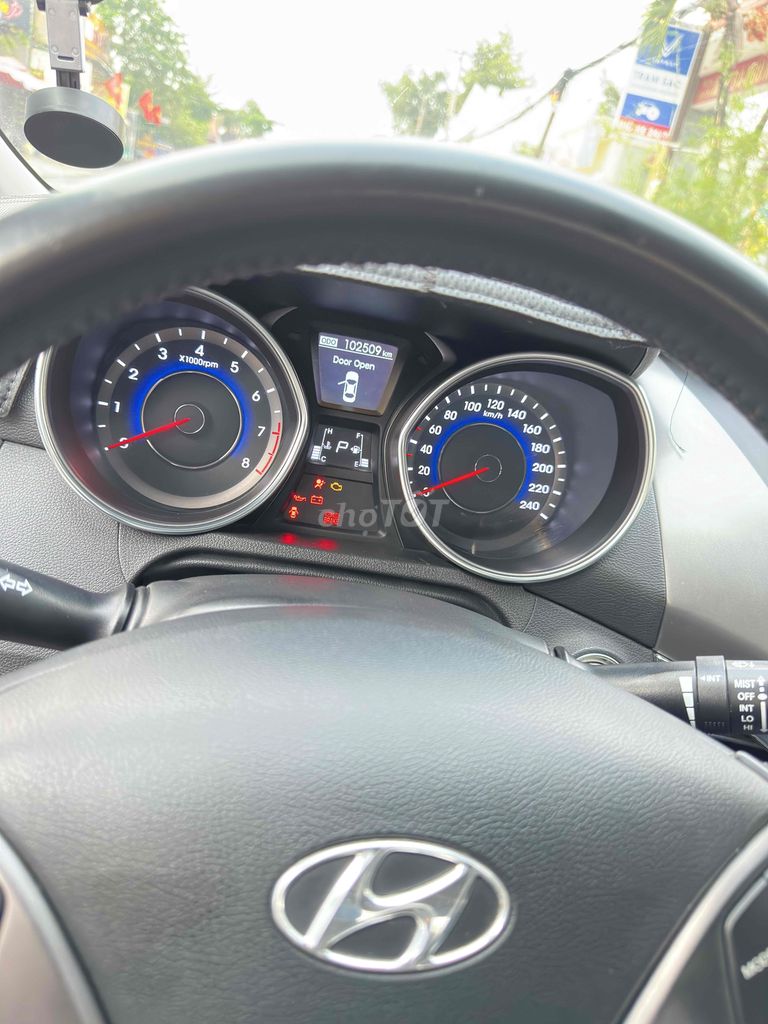 chính chủ cần bán Hyundai Elantra 2013 - 95425 km. Mua bán Ô tô tại Thành phố Biên Hòa Đồng Nai được đăng bởi Cao Xuân Mười hình 12