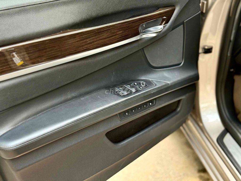 BMW 7 Series 2009 F02 new model dkld 2011. Mua bán Ô tô tại Quận Tân Phú Tp Hồ Chí Minh được đăng bởi Lê Băng Vinh hình 12