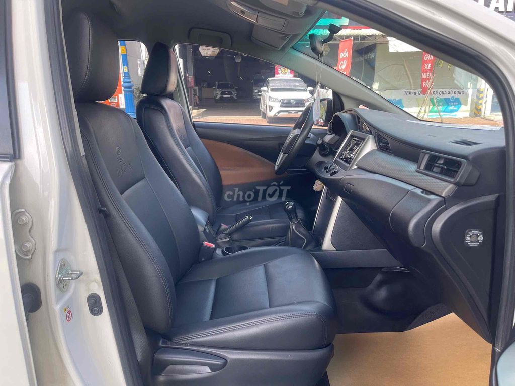 Toyota Innova 2.0E số sàn 2020 gia đình 1 chủ zin. Mua bán Ô tô tại Huyện Củ Chi Tp Hồ Chí Minh được đăng bởi Đại lý chính hãng xe qua sử dụng Toyota Sài Gòn hình 4