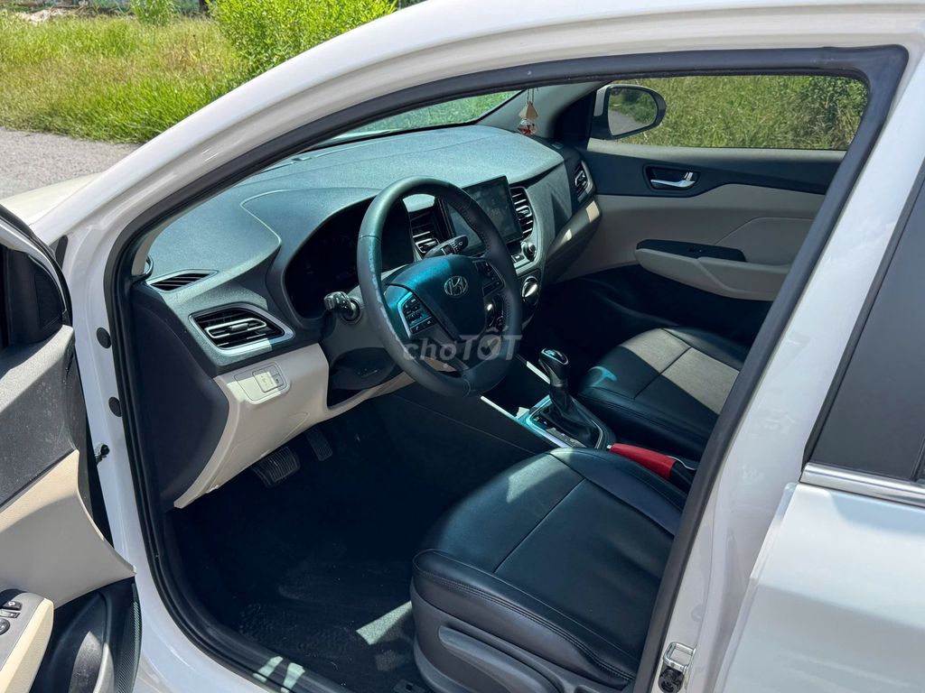 Hyundai Accent 2024 số tự động màu trắng. Mua bán Ô tô tại Quận Gò Vấp Tp Hồ Chí Minh được đăng bởi Thịnh 7951 hình 4