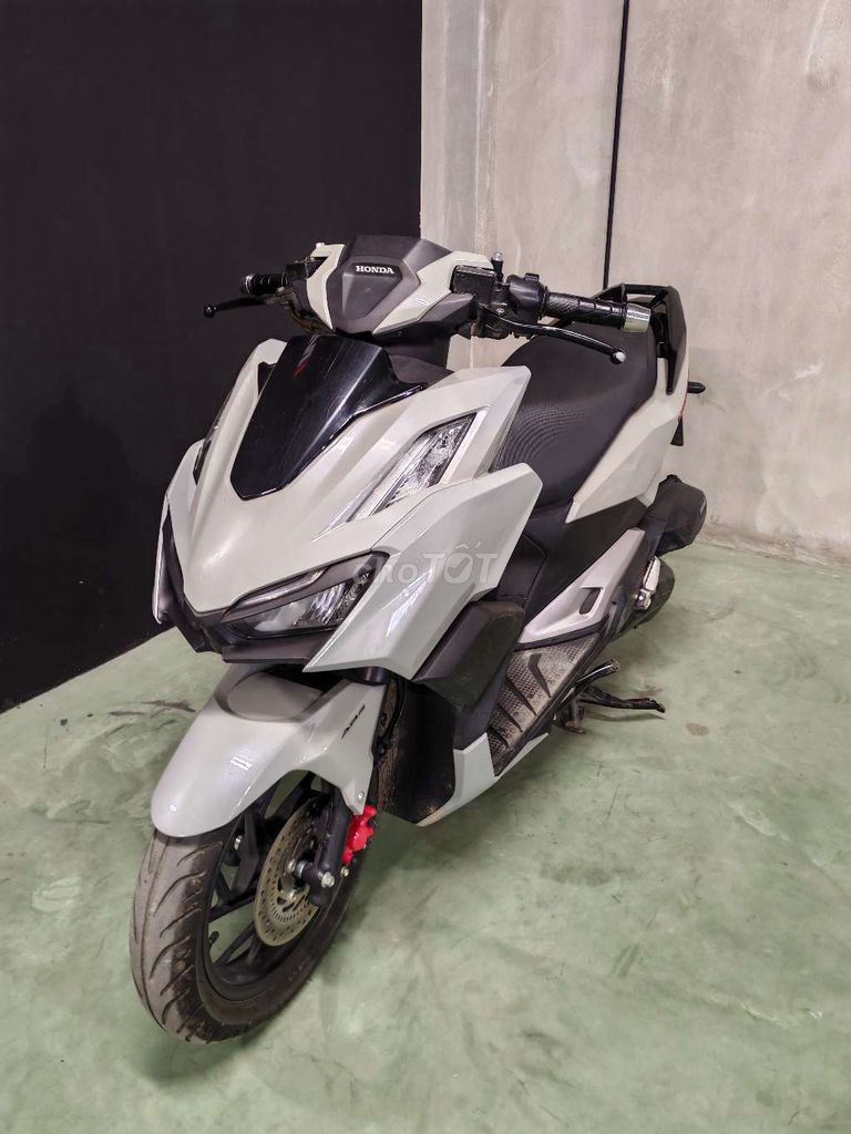 Honda Vario 160 ABS 2023 Xám xi măng. Mua bán Xe máy tại Quận Cầu Giấy Hà Nội được đăng bởi phạm hưng hình 3