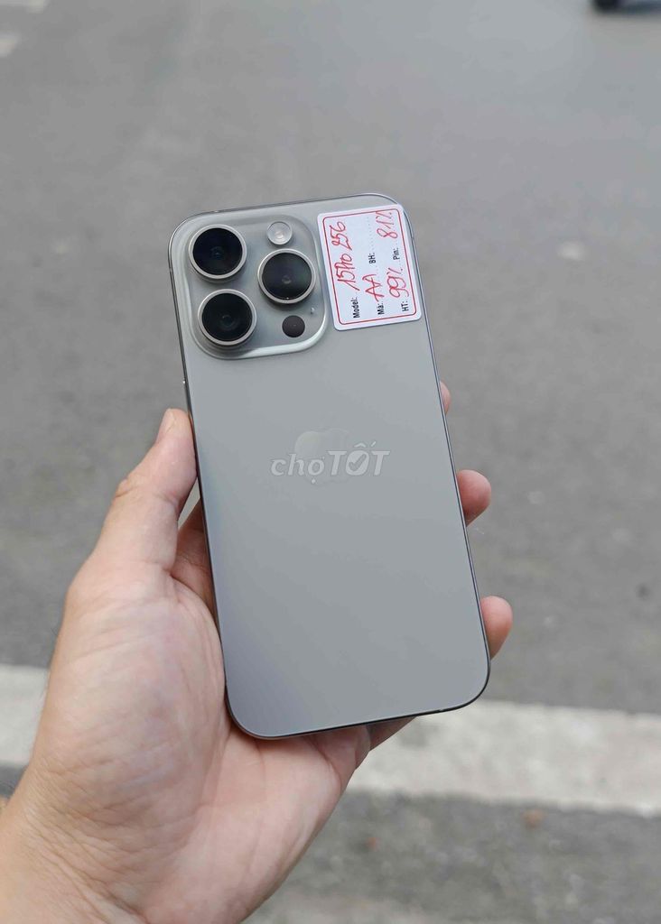 iPhone 15 Pro 256GB Titan zin nguyên bản. Mua bán Điện thoại tại Quận Đống Đa Hà Nội được đăng bởi Lâm Bảo Tuyên hình 1