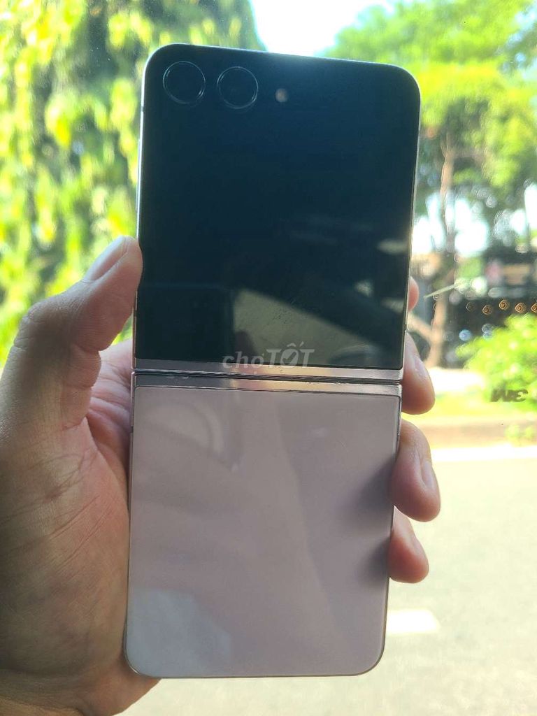 Samsung Galaxy Z Flip Tím Gập. Mua bán Điện thoại tại Thành phố Thủ Đức Tp Hồ Chí Minh được đăng bởi Phuc hình 1