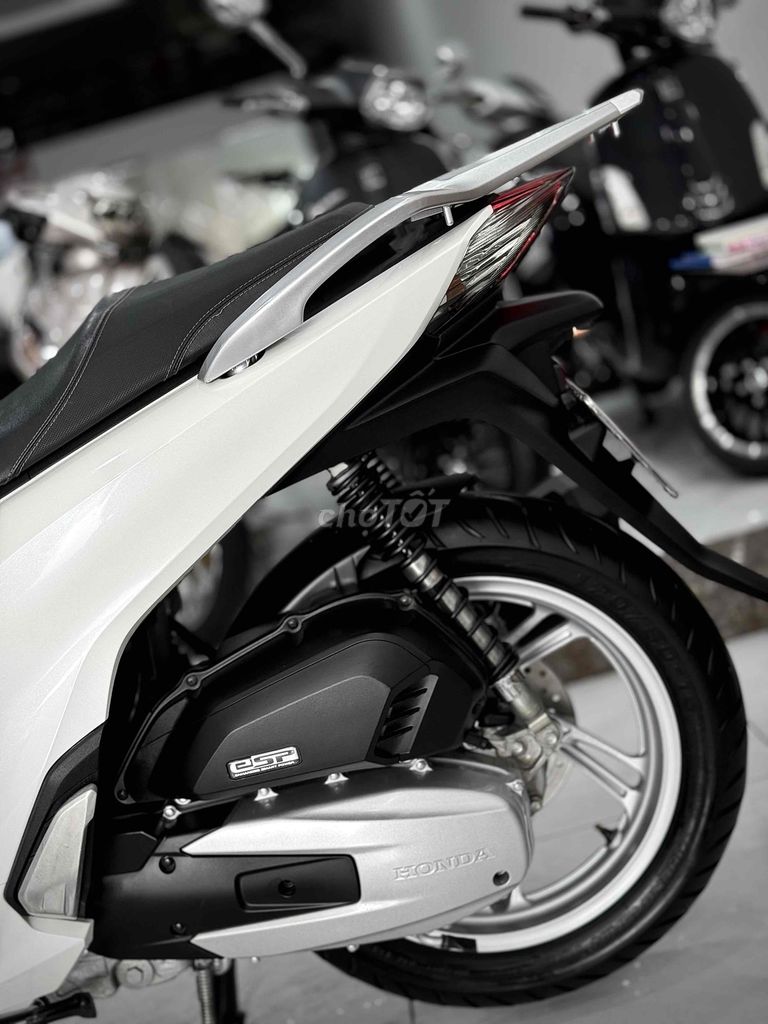 Sh125i 2018 Lướt chính chủ ký ( Hỗ trợ GÓP ) 🔥🔥🔥. Mua bán Xe máy tại Thị xã Phú Mỹ Bà Rịa - Vũng Tàu được đăng bởi Cửa Hàng Xe Máy Phú Mỹ hình 9