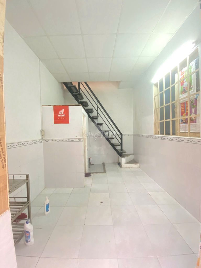 Дом с доходом 18 млн, аллея 872 Quang Trung, P8, пл. 4.2x20м, торг