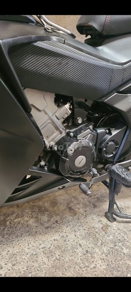 Черная ручная тележка Honda Winner V1