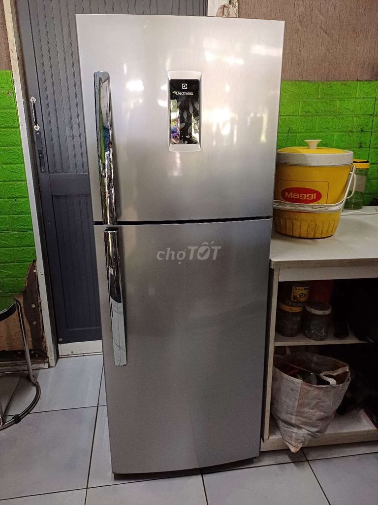 Tủ lạnh Electrolux ETB2300PE 230L. Mua bán Tủ lạnh tại Quận 12 Tp Hồ Chí Minh được đăng bởi dam quang thong hình 1