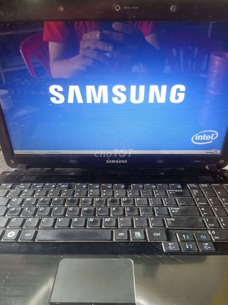 loptop samsung i3 r540