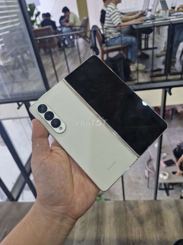 Samsung Galaxy Z Fold4 12GB/256GB Trắng. Mua bán Điện thoại tại Quận Ninh Kiều Cần Thơ được đăng bởi nguyễn Trần Quân hình 1