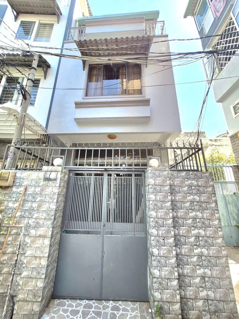 Дом в переулке с авто, Nguyen Kiem, Phu Nhuan, 3 этажа, 3 спальни, 48м2