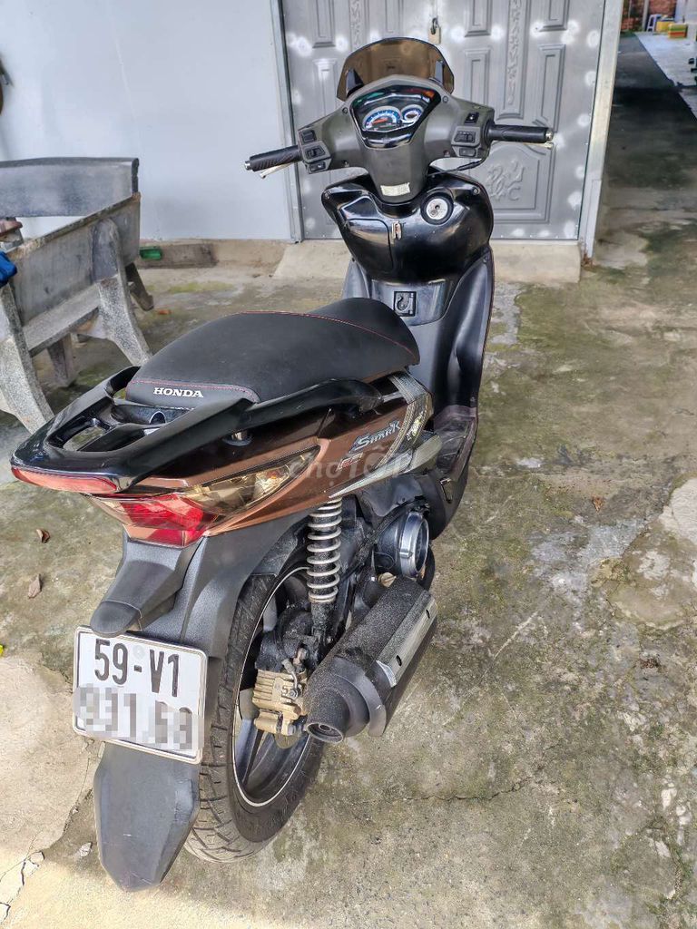 Shark Fi 2014 bản kỷ niệm 2 phanh đĩa.. Mua bán Xe máy tại Huyện Bàu Bàng Bình Dương được đăng bởi Ba Bún hình 3