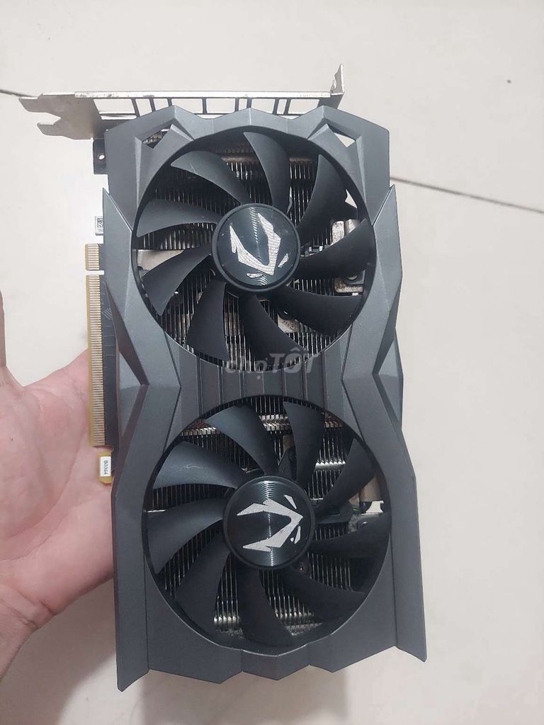 Pass RTX 2060 6G GAMING ZOTAC ĐANG GẮN MÁY