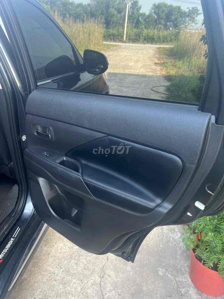 Mitsubishi Outlander 2023 2.0 CVT - 24000 km. Mua bán Ô tô tại Quận Ninh Kiều Cần Thơ được đăng bởi Trần quốc toàn hình 9
