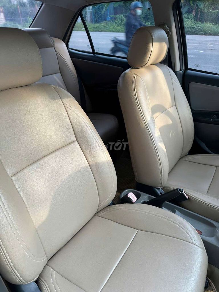 Toyota Vios 2005 số sàn màu vàng cát. Mua bán Ô tô tại Thị xã Bến Cát Bình Dương được đăng bởi lâm hiền  hình 5