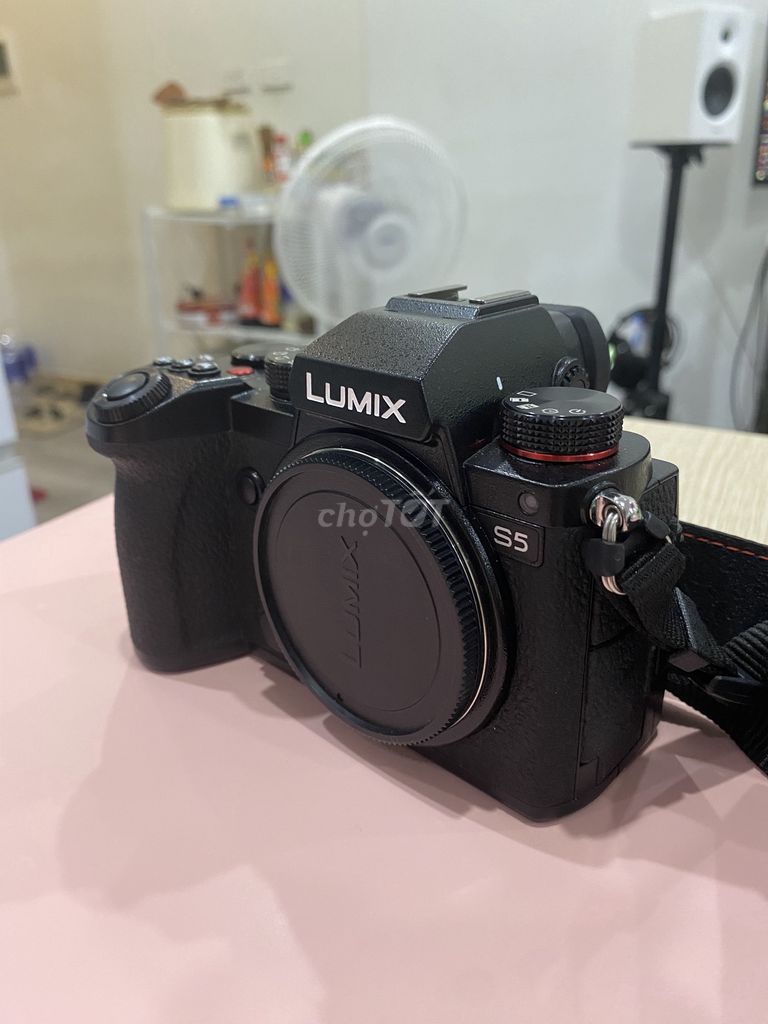 Cần bán máy ảnh Panasonic Lumix S5 +lens 7artisans