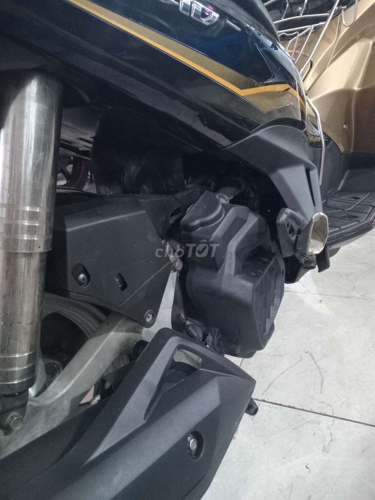 Honda Air Blade Vàng đồng. Mua bán Xe máy tại Quận Bình Tân Tp Hồ Chí Minh được đăng bởi Cường phát  hình 4