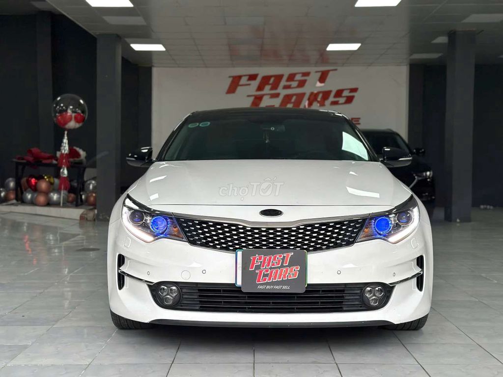 Kia Optima 2017 2.0 ATH, màu trắng, xe đẹp