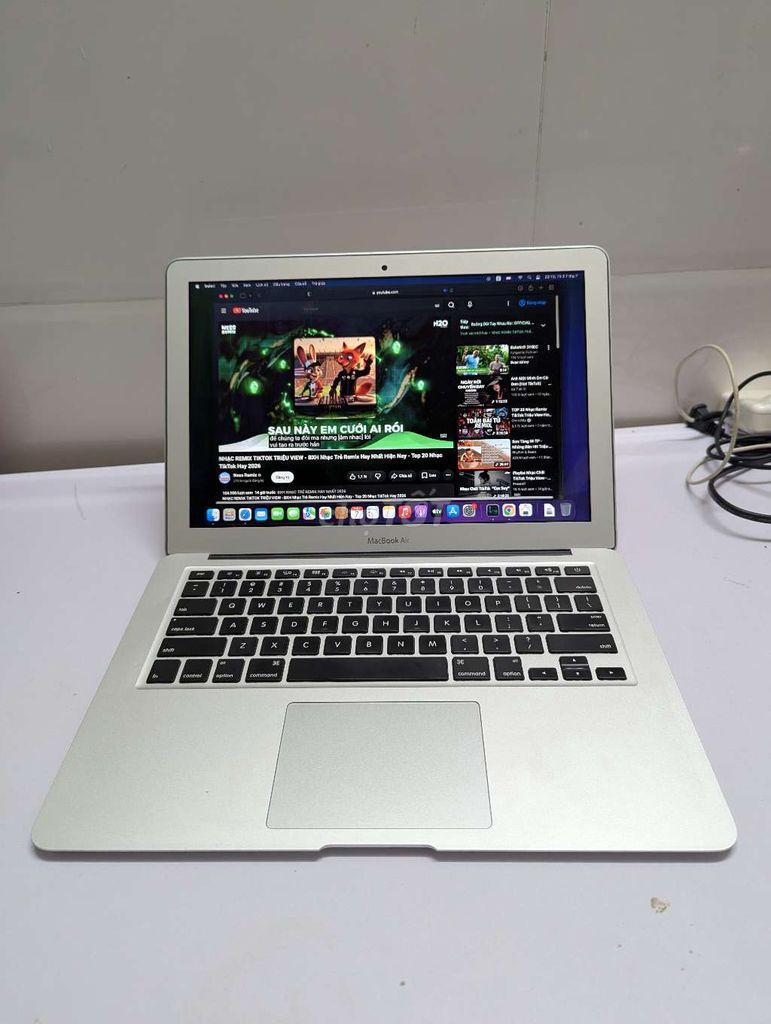 Apple Macbook Air 2017 i5 8GB/512GB Bạc. Mua bán Laptop tại Quận Ninh Kiều Cần Thơ được đăng bởi Thái Duy Làm Lap hình 1