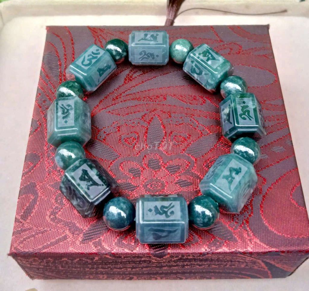 Vòng tay Lam Ngọc Xanh Khắc Lục Đại Minh Chú. Mua bán Phụ kiện thời trang khác tại Quận Lê Chân Hải Phòng được đăng bởi Nguyễn Hiếu hình 1