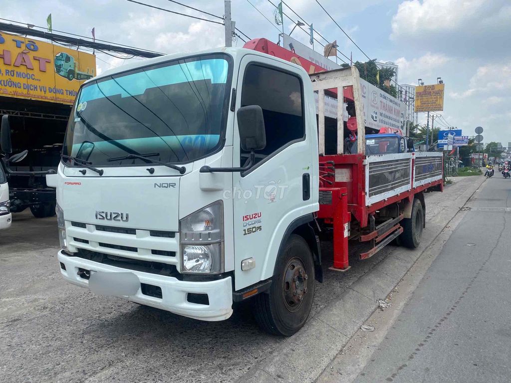 Xe Cẩu 3,4 tấn ISUZU cẩu Unic 370,4 khúcThùng 5,2m. Mua bán Xe tải, xe ben tại Thành phố Tân An Long An được đăng bởi Mr. An hình 1